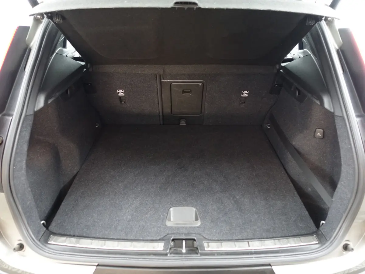 1.5 T3 Inscription Aut- Panodak, Harman Kardon, Stuur/Stoelverwarming, Lane Assist, Xenon Led, Virtual Cockpit