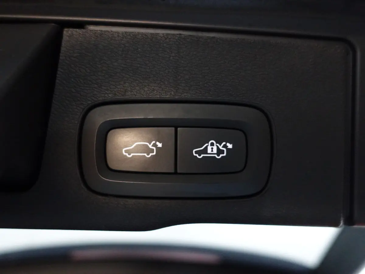 2.0 T6 Plug-in hybrid AWD Inscription- Panoramadak, Elek Trekhaak, Stuur/Stoelverwarming, Stoelventilatie, Harman Kardon