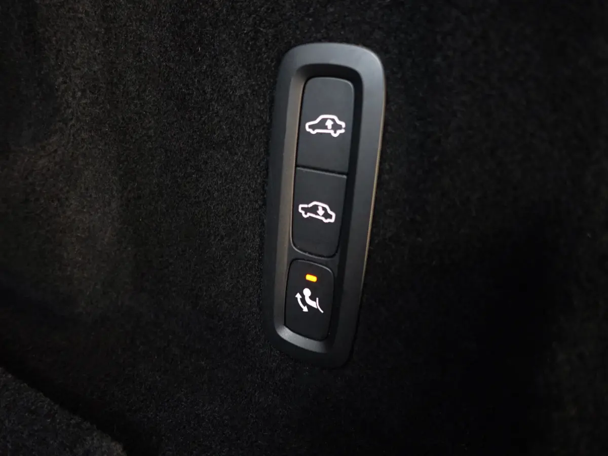 2.0 T6 Plug-in hybrid AWD Inscription- Panoramadak, Elek Trekhaak, Stuur/Stoelverwarming, Stoelventilatie, Harman Kardon