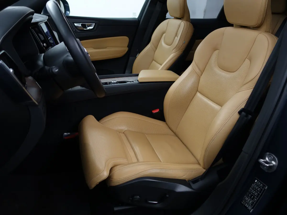 2.0 T6 Plug-in hybrid AWD Inscription- Panoramadak, Elek Trekhaak, Stuur/Stoelverwarming, Stoelventilatie, Harman Kardon