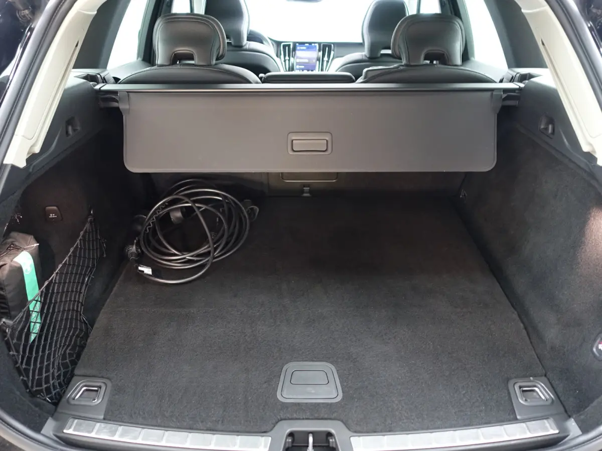 2.0 T6 Plug-in hybrid AWD Inscription- Facelift, Harman Kardon, Panoramadak, Head Up, Elek Trekhaak