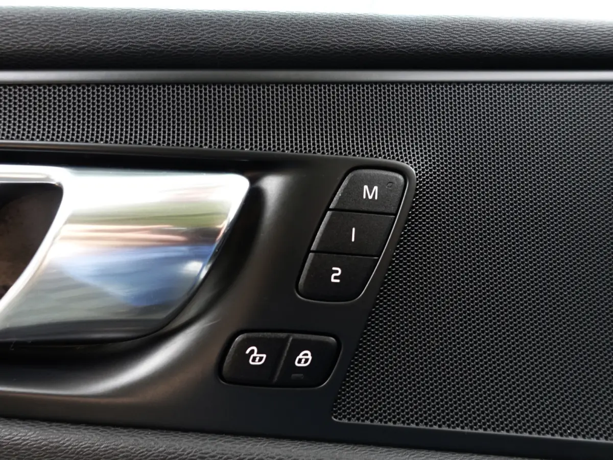2.0 T8 Twin Engine AWD Inscription Blackpack Aut- Panoramadak, Memory, Xenon led, Blis, Dynamic Select, Elek Trekhaak, Lane Assist