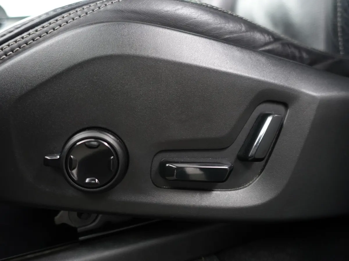 2.0 T5 AWD Inscription Aut- 7 Pers, Panoramadak, Stoelventilatie, Head Up, Active Xenon Led, Lane Assist