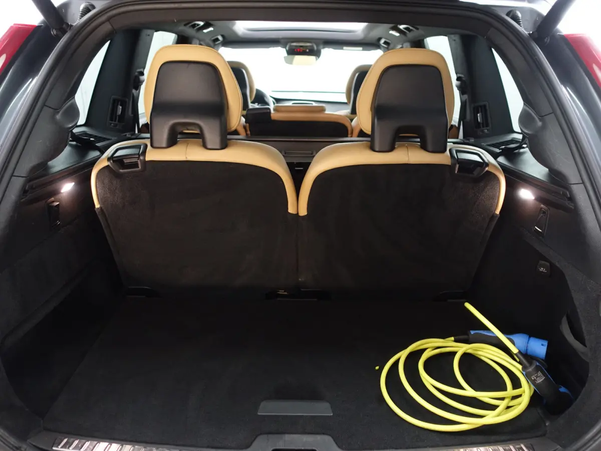 2.0 T8 Twin Engine AWD Inscription- 7 Pers, Panoramadak, Trekhaak, Carplay, Android Auto, Active Xenon Led