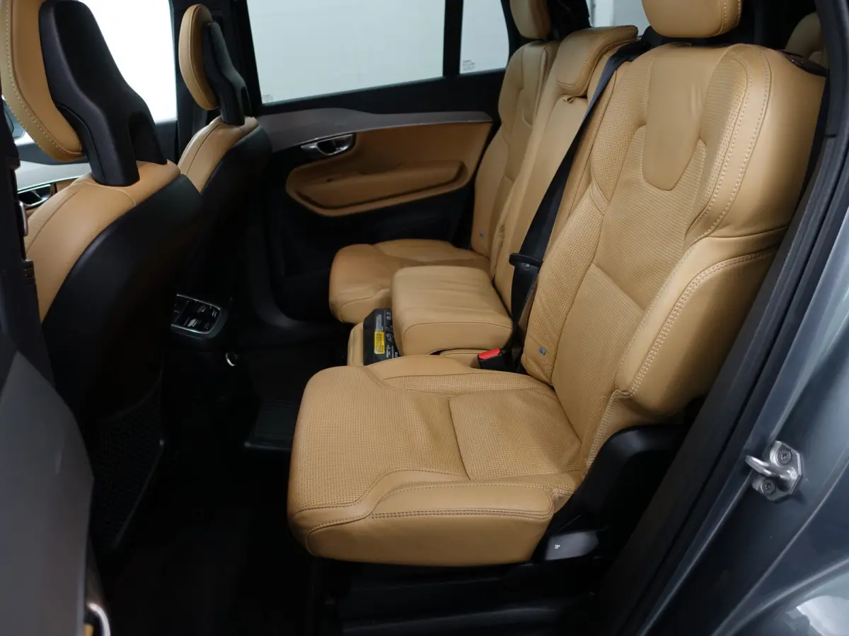 2.0 T8 Twin Engine AWD Inscription- 7 Pers, Panoramadak, Trekhaak, Carplay, Android Auto, Active Xenon Led