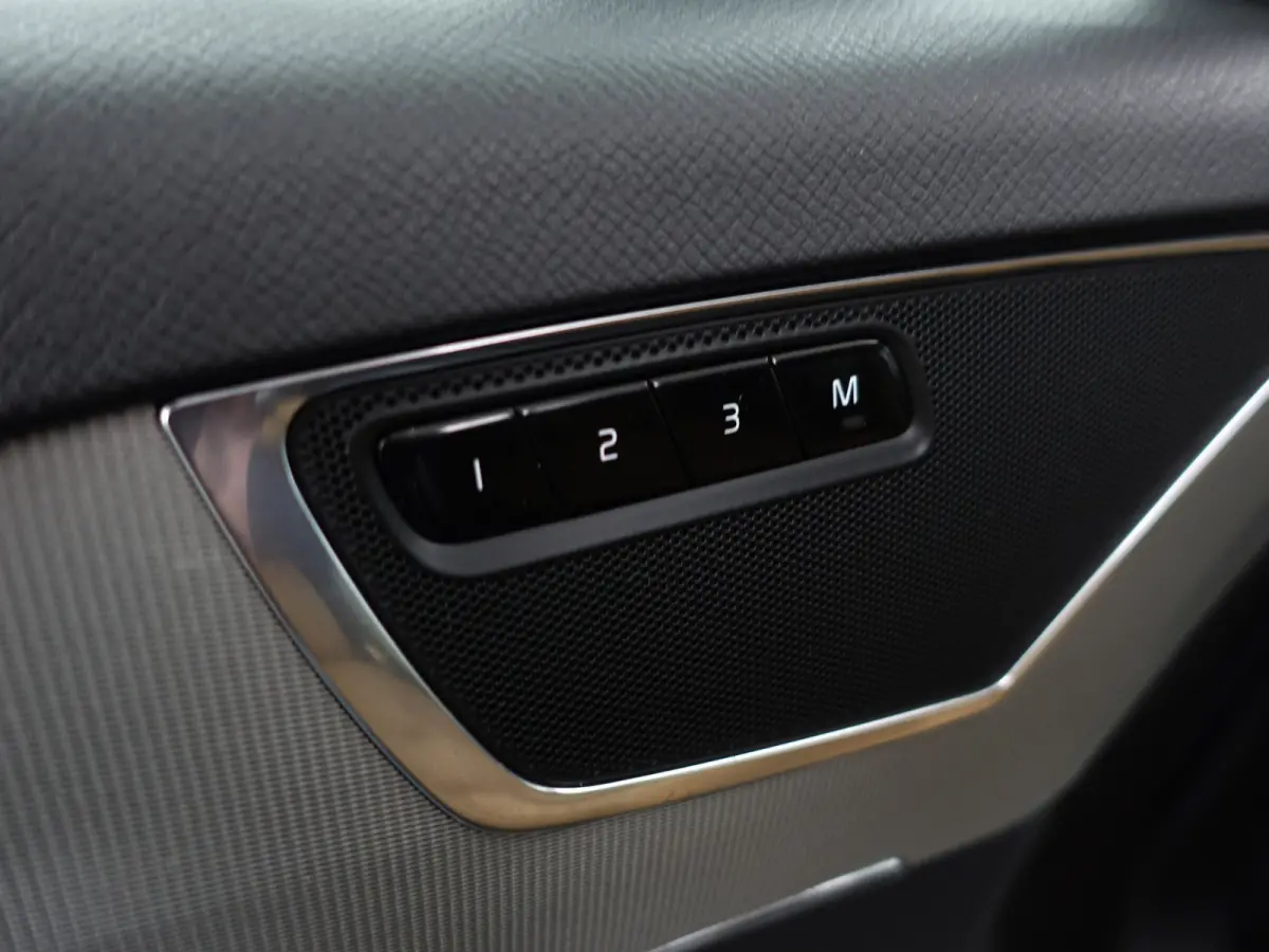 2.0 T8 Twin Engine AWD Inscription- 7 Pers, Panoramadak, Trekhaak, Carplay, Android Auto, Active Xenon Led