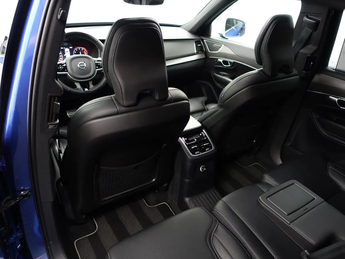 2.0 T8 Twin Engine AWD R-Design- 7 Pers, Carbon Afwerking, Panoramadak, 360 Camera, Carplay, Android Auto