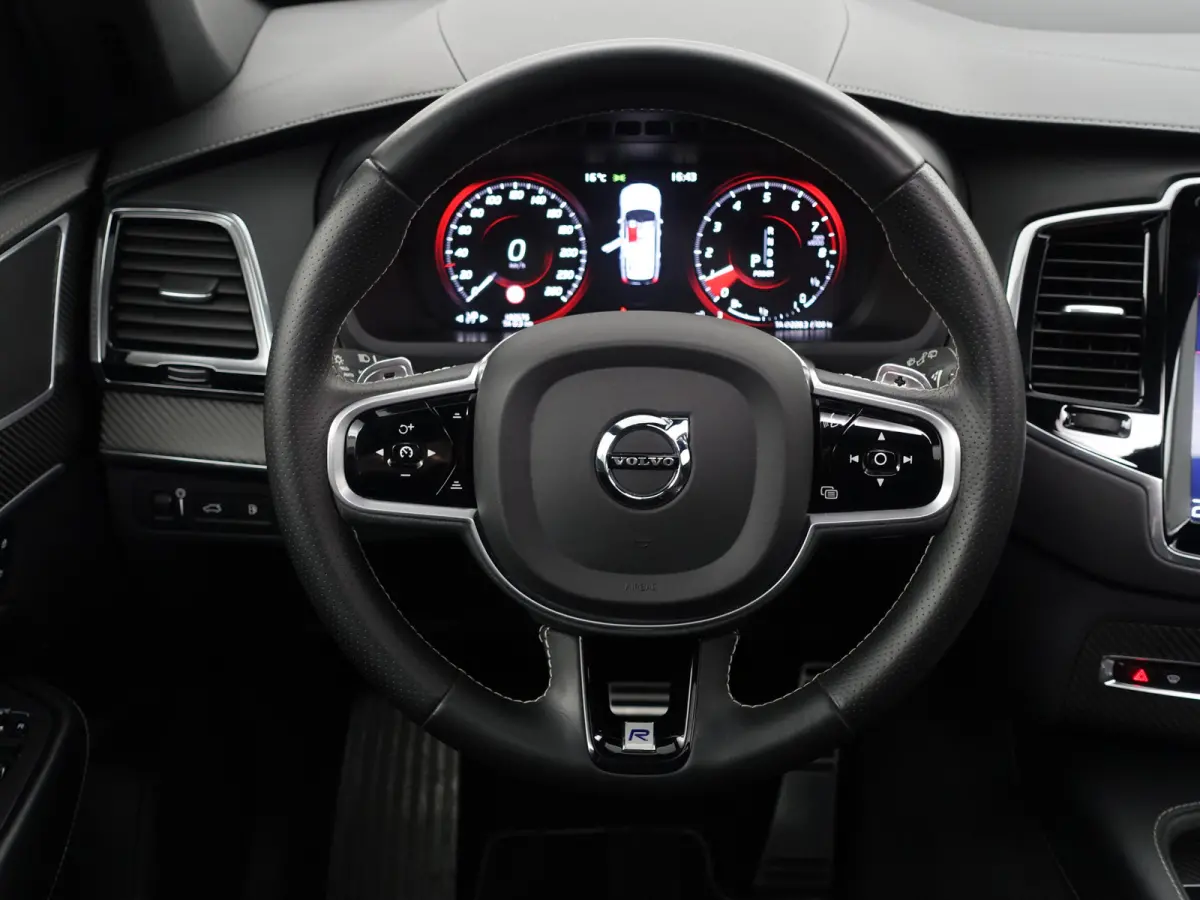 2.0 T8 Twin Engine AWD R-Design- 7 Pers, Carbon Afwerking, Panoramadak, 360 Camera, Carplay, Android Auto