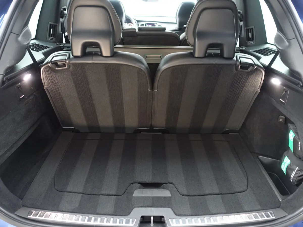 2.0 T8 Twin Engine AWD R-Design- 7 Pers, Carbon Afwerking, Panoramadak, 360 Camera, Carplay, Android Auto
