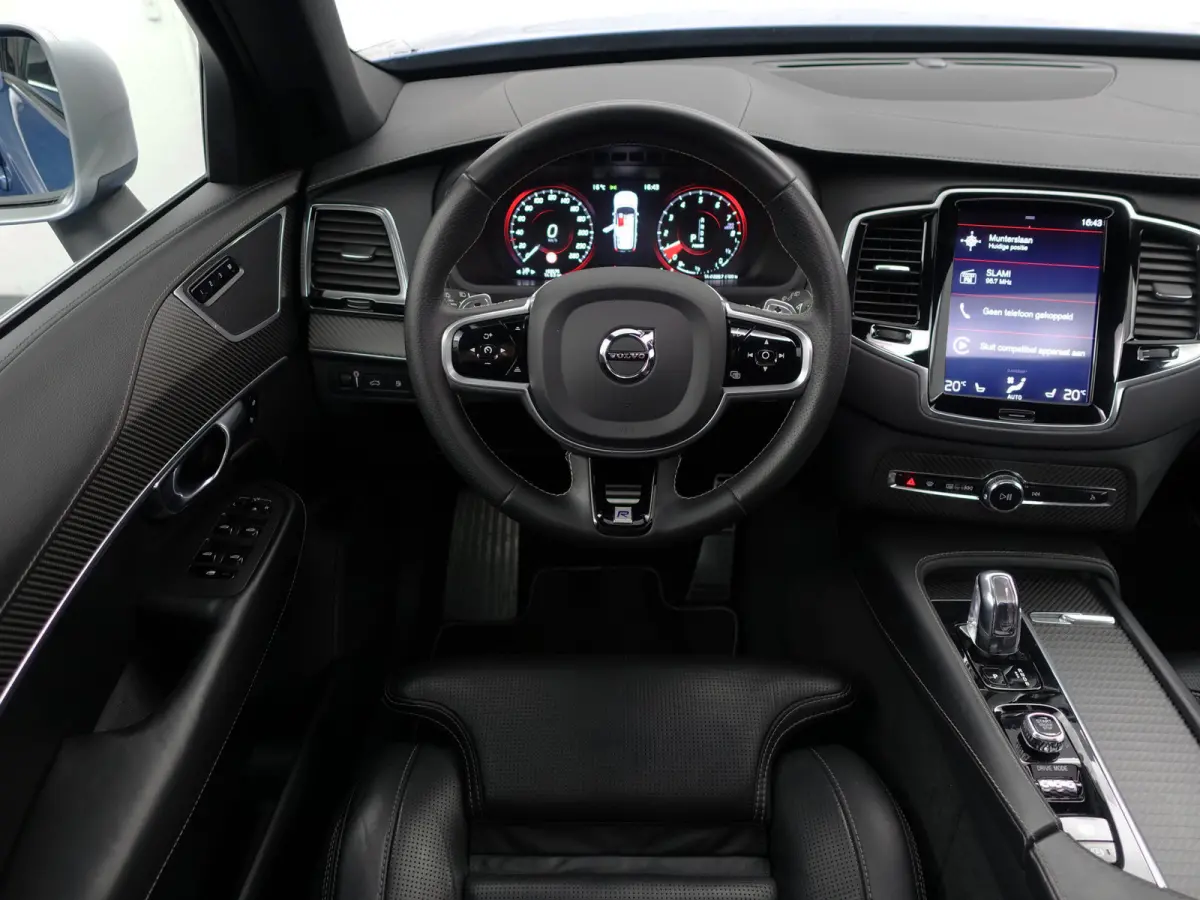 2.0 T8 Twin Engine AWD R-Design- 7 Pers, Carbon Afwerking, Panoramadak, 360 Camera, Carplay, Android Auto