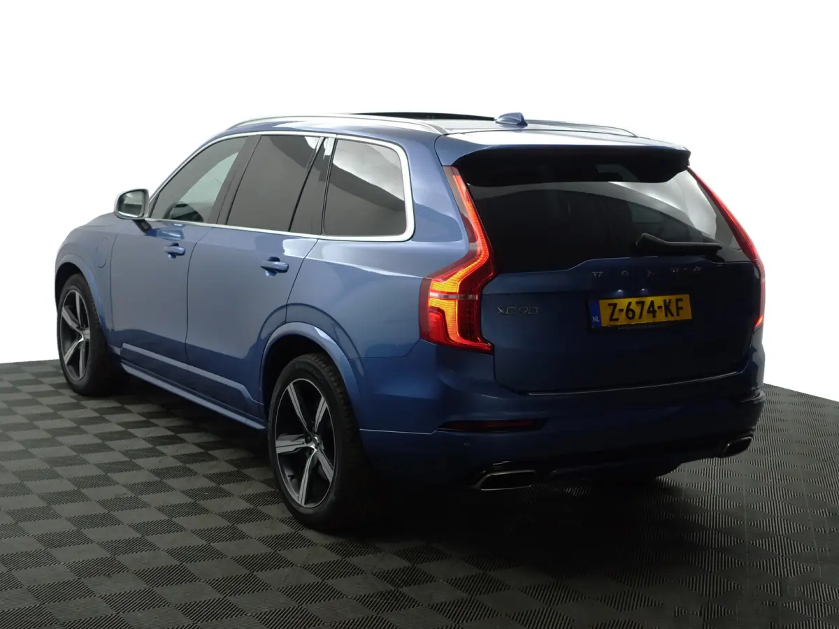 2.0 T8 Twin Engine AWD R-Design- 7 Pers, Carbon Afwerking, Panoramadak, 360 Camera, Carplay, Android Auto