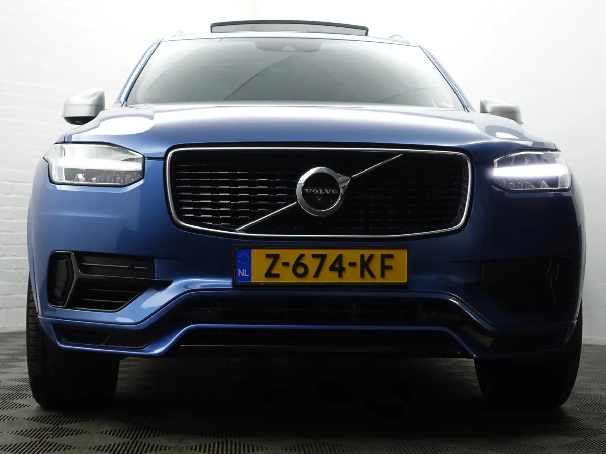 2.0 T8 Twin Engine AWD R-Design- 7 Pers, Carbon Afwerking, Panoramadak, 360 Camera, Carplay, Android Auto