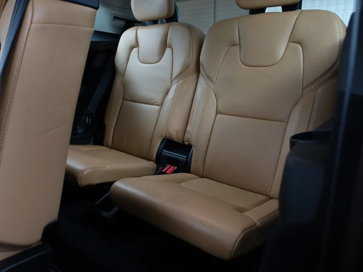 2.0 T8 Twin Engine AWD Inscription- 7 Pers, Panoramadak, Bowers Wilkins, Head Up, Stoelventilatie, Stuur/Stoelverwarming
