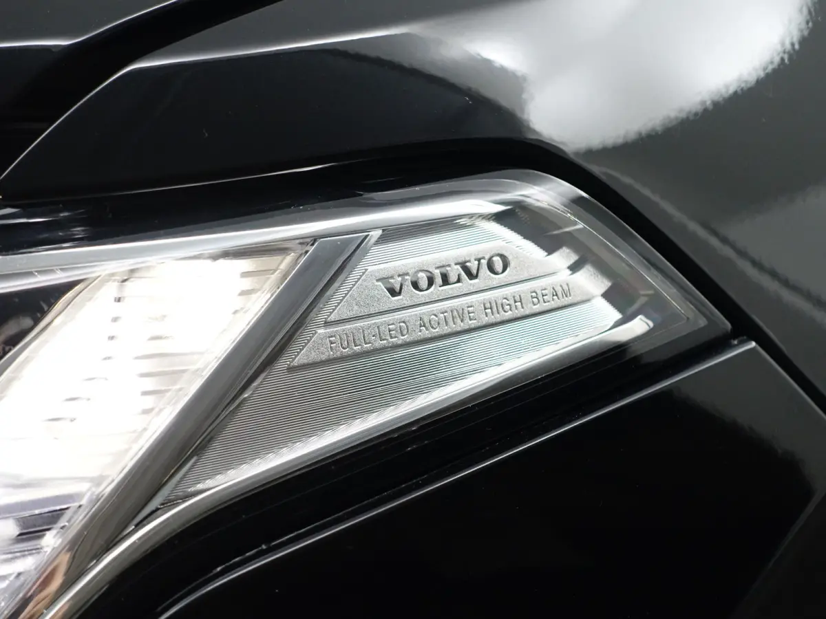 2.0 T8 Twin Engine AWD Inscription- 7 Pers, Panoramadak, Bowers Wilkins, Head Up, Stoelventilatie, Stuur/Stoelverwarming