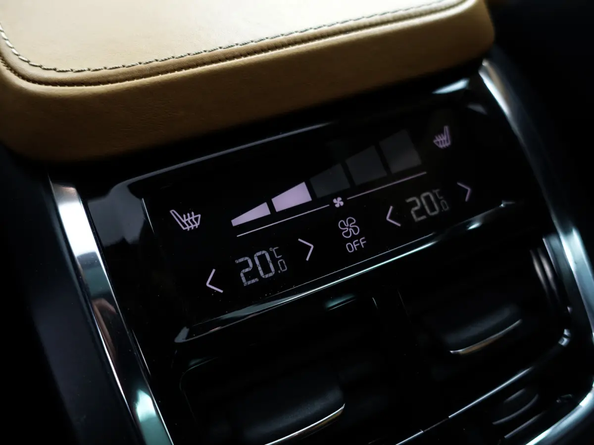 2.0 T8 Twin Engine AWD Inscription- 7 Pers, Panoramadak, Bowers Wilkins, Head Up, Stoelventilatie, Stuur/Stoelverwarming