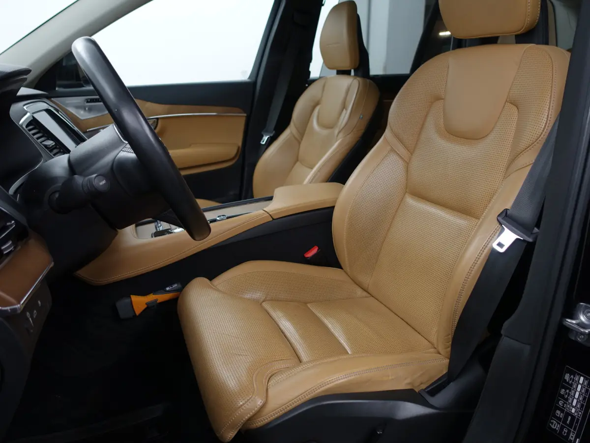 2.0 T8 Twin Engine AWD Inscription- 7 Pers, Panoramadak, Bowers Wilkins, Head Up, Stoelventilatie, Stuur/Stoelverwarming