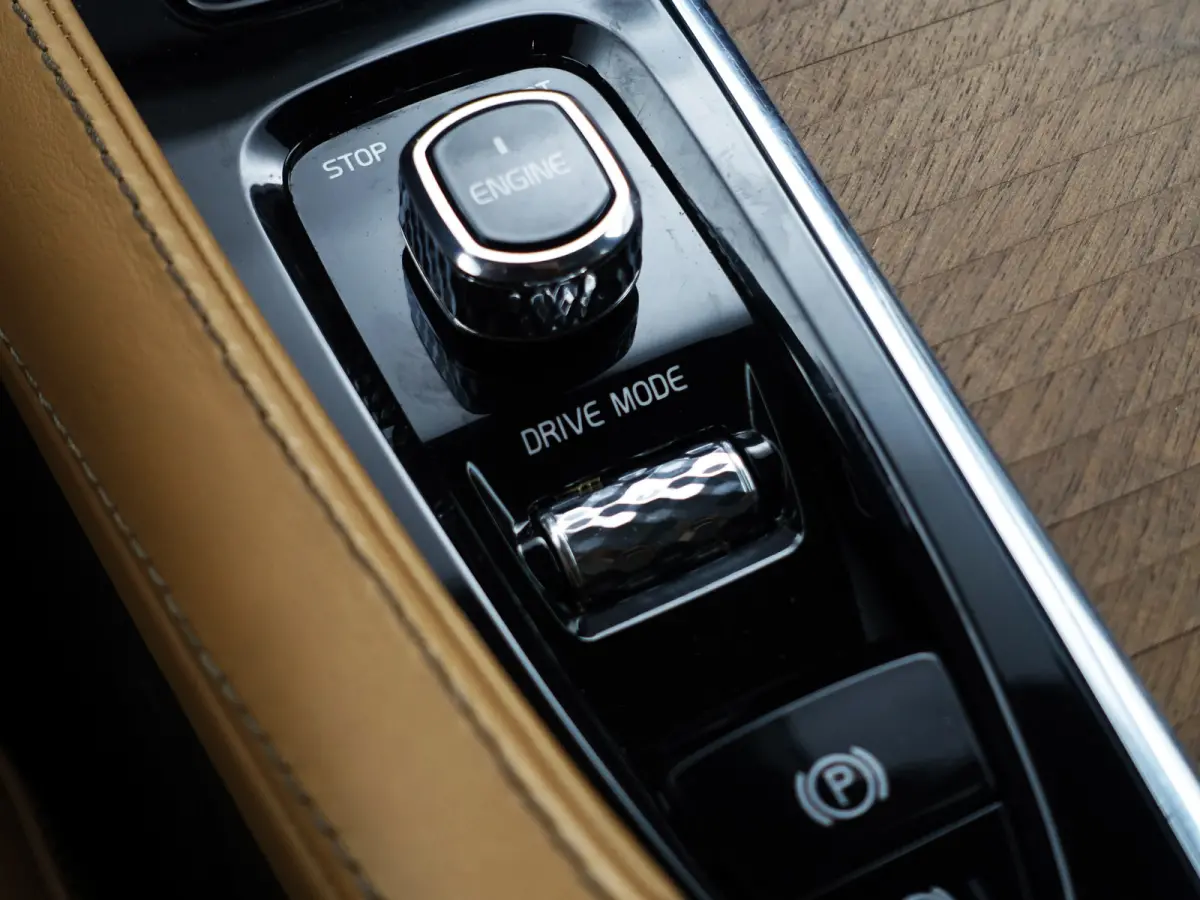 2.0 T8 Twin Engine AWD Inscription- 7 Pers, Panoramadak, Bowers Wilkins, Head Up, Stoelventilatie, Stuur/Stoelverwarming