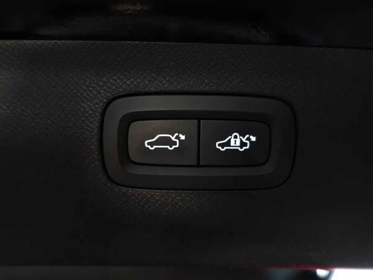 2.0 T8 Twin Engine AWD Inscription- 7 Pers, Panoramadak, Bowers Wilkins, Head Up, Stoelventilatie, Stuur/Stoelverwarming