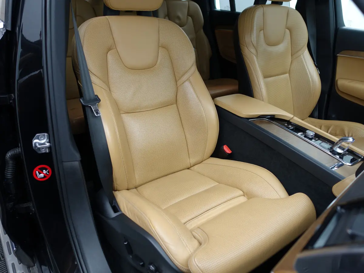 2.0 T8 Twin Engine AWD Inscription- 7 Pers, Panoramadak, Bowers Wilkins, Head Up, Stoelventilatie, Stuur/Stoelverwarming