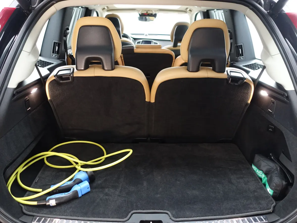 2.0 T8 Twin Engine AWD Inscription- 7 Pers, Panoramadak, Bowers Wilkins, Head Up, Stoelventilatie, Stuur/Stoelverwarming