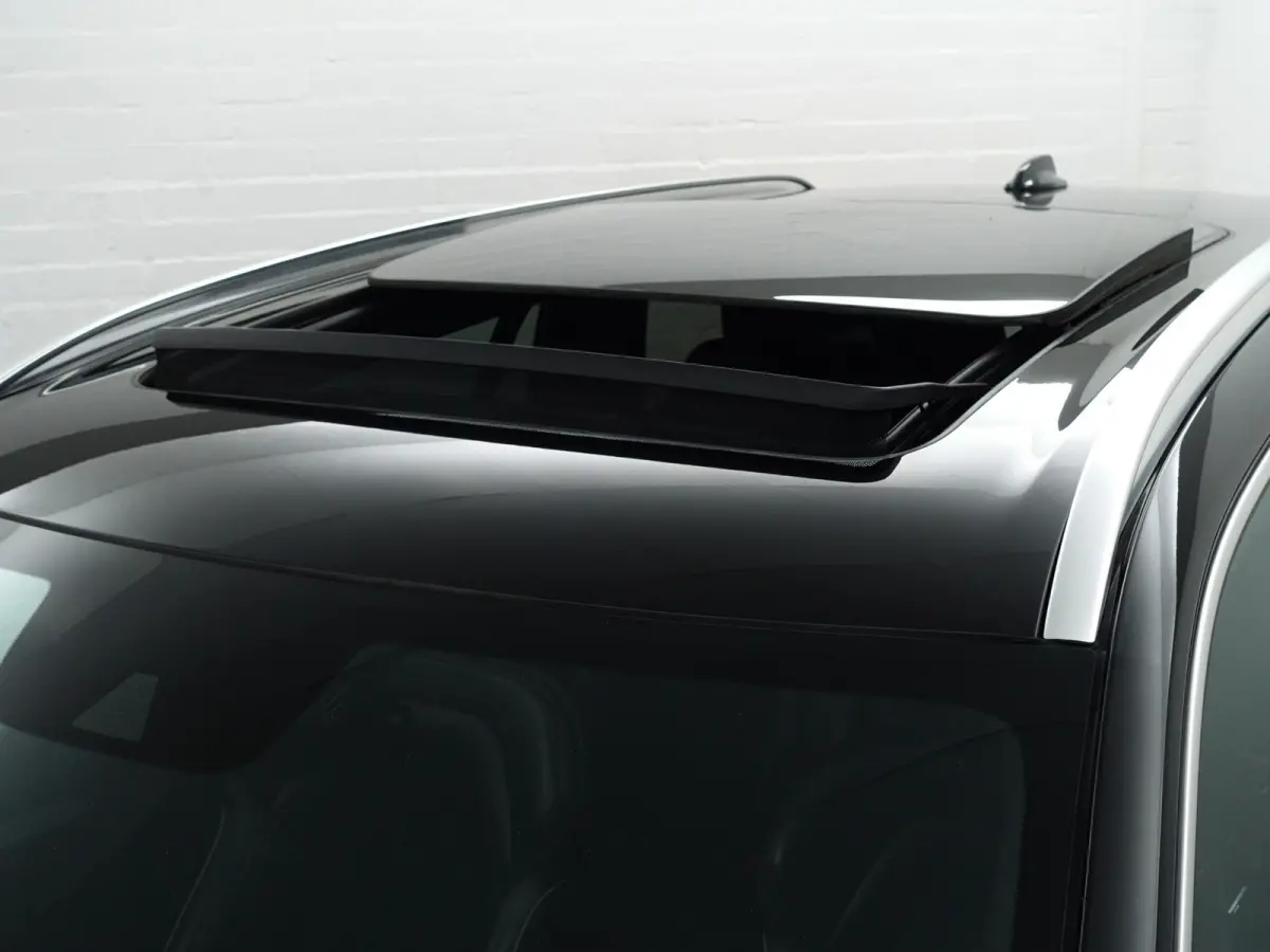2.0 T8 Twin Engine AWD R-Design- 7 Pers, Panoramadak, Active Xenon Led, Memory, Luchtvering, Privacy Glass