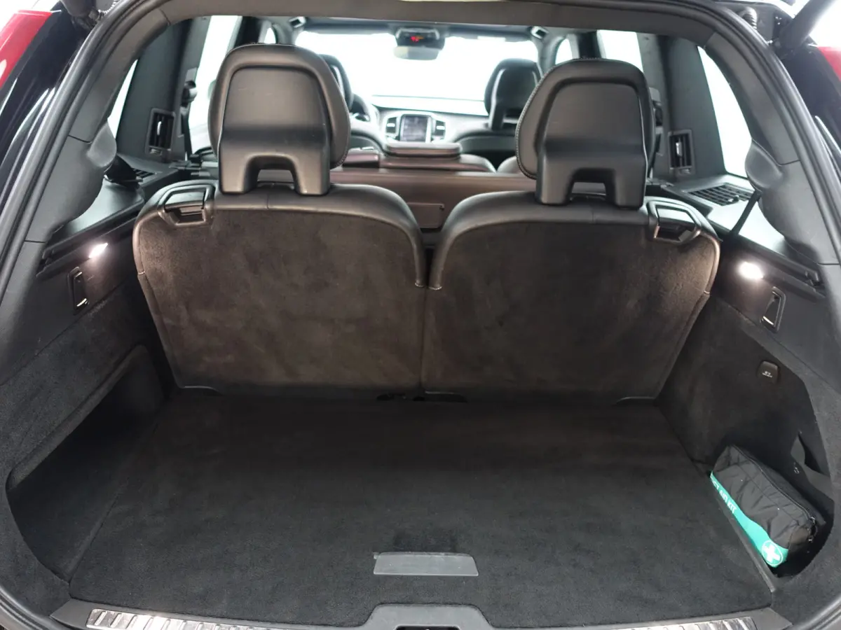 2.0 T8 Twin Engine AWD R-Design- 7 Pers, Panoramadak, Active Xenon Led, Memory, Luchtvering, Privacy Glass
