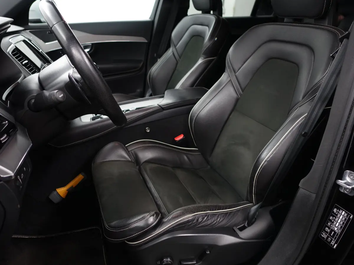 2.0 T8 Twin Engine AWD R-Design- 7 Pers, Panoramadak, Active Xenon Led, Memory, Luchtvering, Privacy Glass