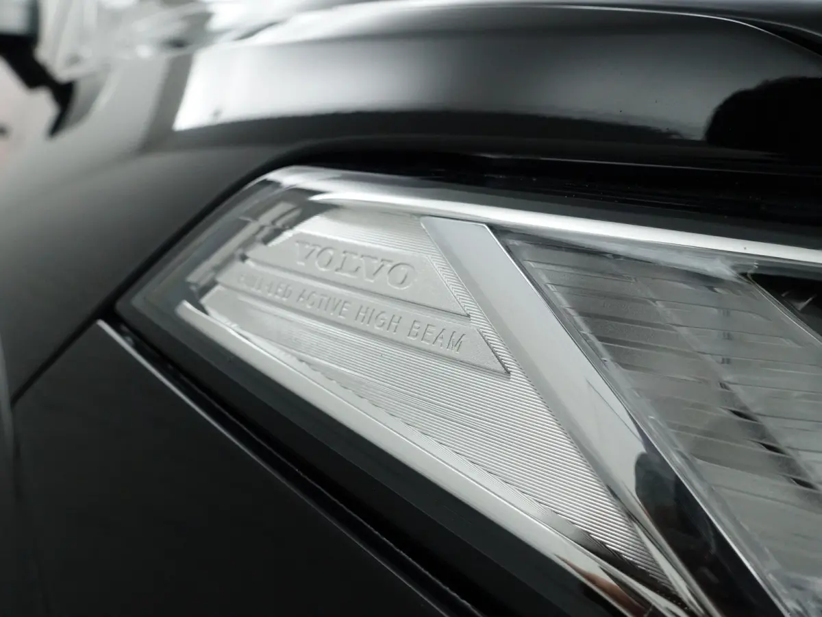 2.0 T8 Twin Engine AWD R-Design- 7 Pers, Panoramadak, Active Xenon Led, Memory, Luchtvering, Privacy Glass