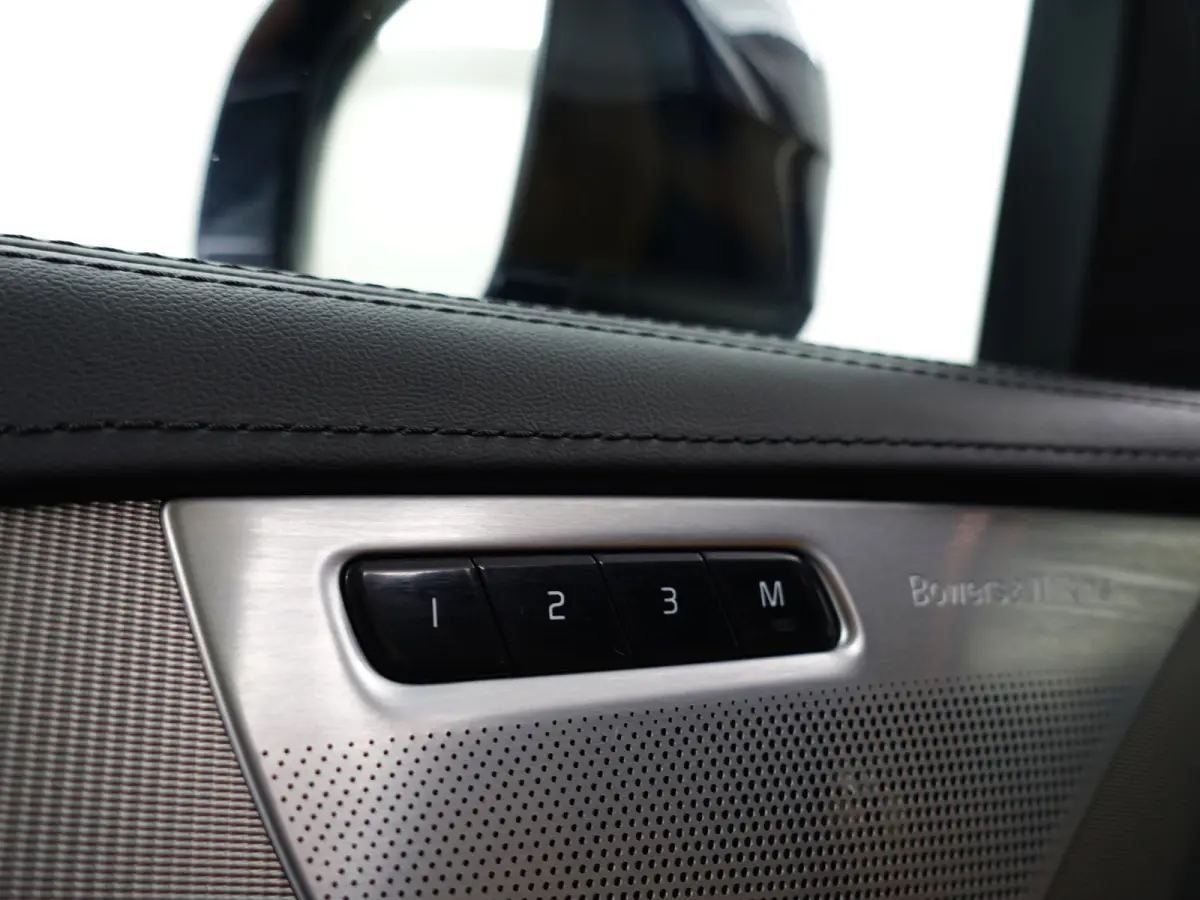 2.0 T8 Twin Engine AWD Inscription Aut- Bowers Wilkins, Panodak, Memory, Head Up, Stoelventilatie, Stuur/Stoelverwarming