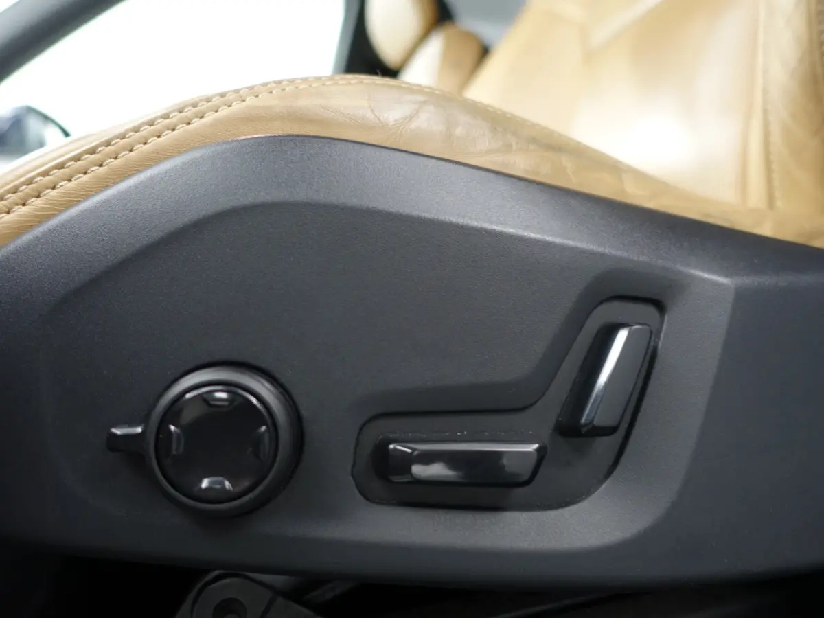 2.0 T8 Twin Engine AWD Inscription Aut- Bowers Wilkins, Panodak, Memory, Head Up, Stoelventilatie, Stuur/Stoelverwarming