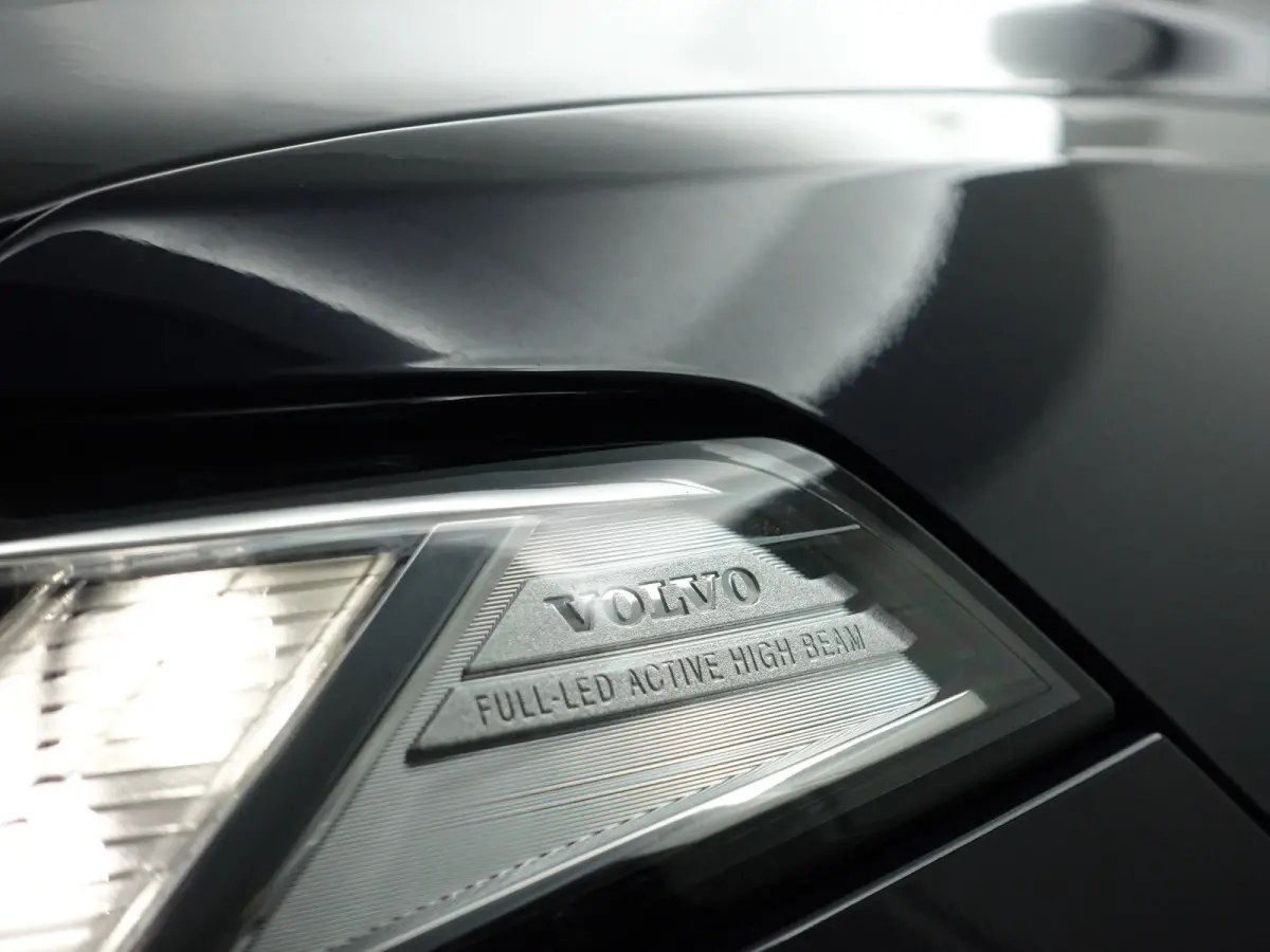 2.0 T8 Twin Engine AWD Inscription Aut- Bowers Wilkins, Panodak, Memory, Head Up, Stoelventilatie, Stuur/Stoelverwarming