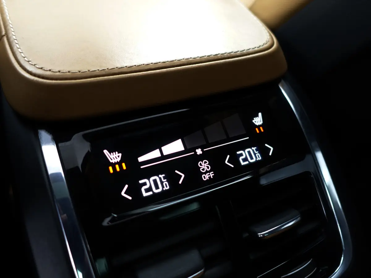 2.0 T8 Twin Engine AWD Inscription Aut- Bowers Wilkins, Panodak, Memory, Head Up, Stoelventilatie, Stuur/Stoelverwarming