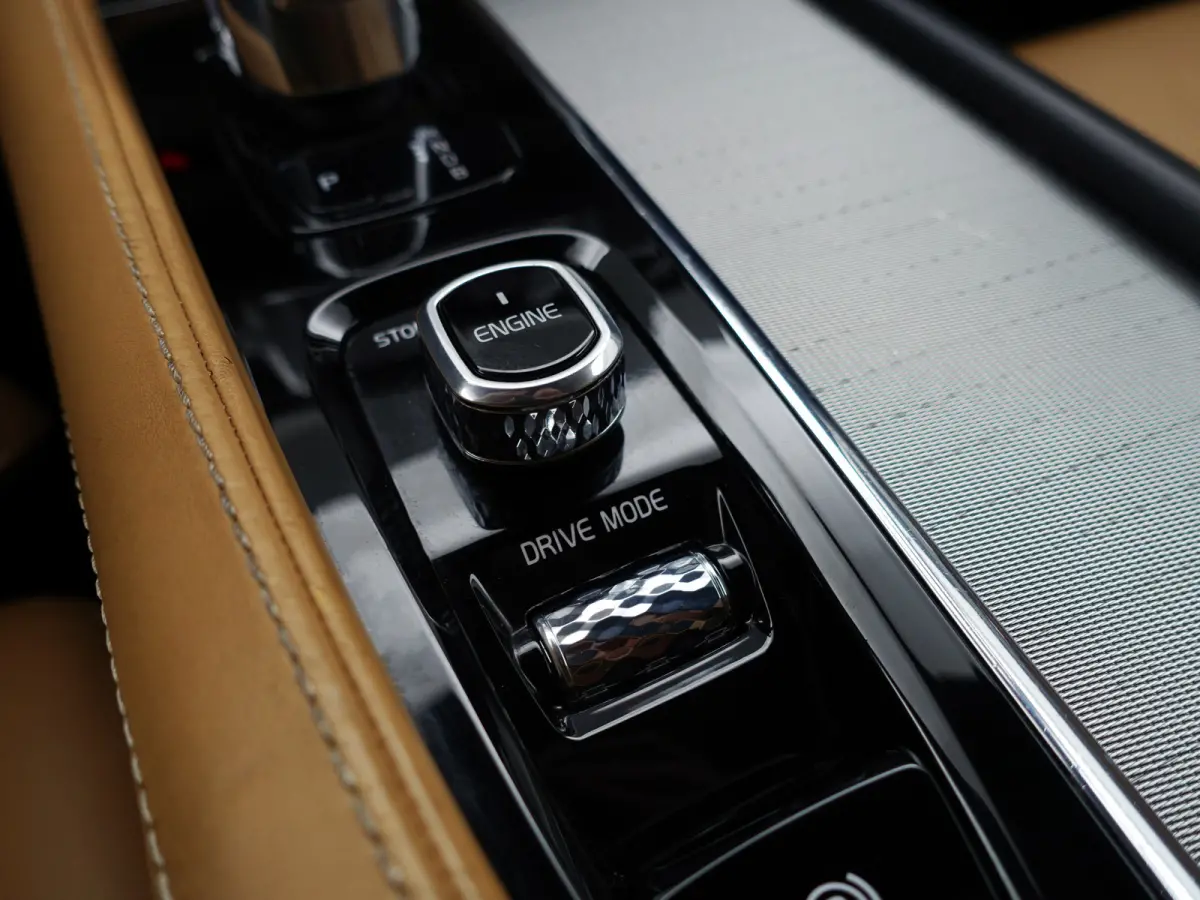 2.0 T8 Twin Engine AWD Inscription Aut- Bowers Wilkins, Panodak, Memory, Head Up, Stoelventilatie, Stuur/Stoelverwarming