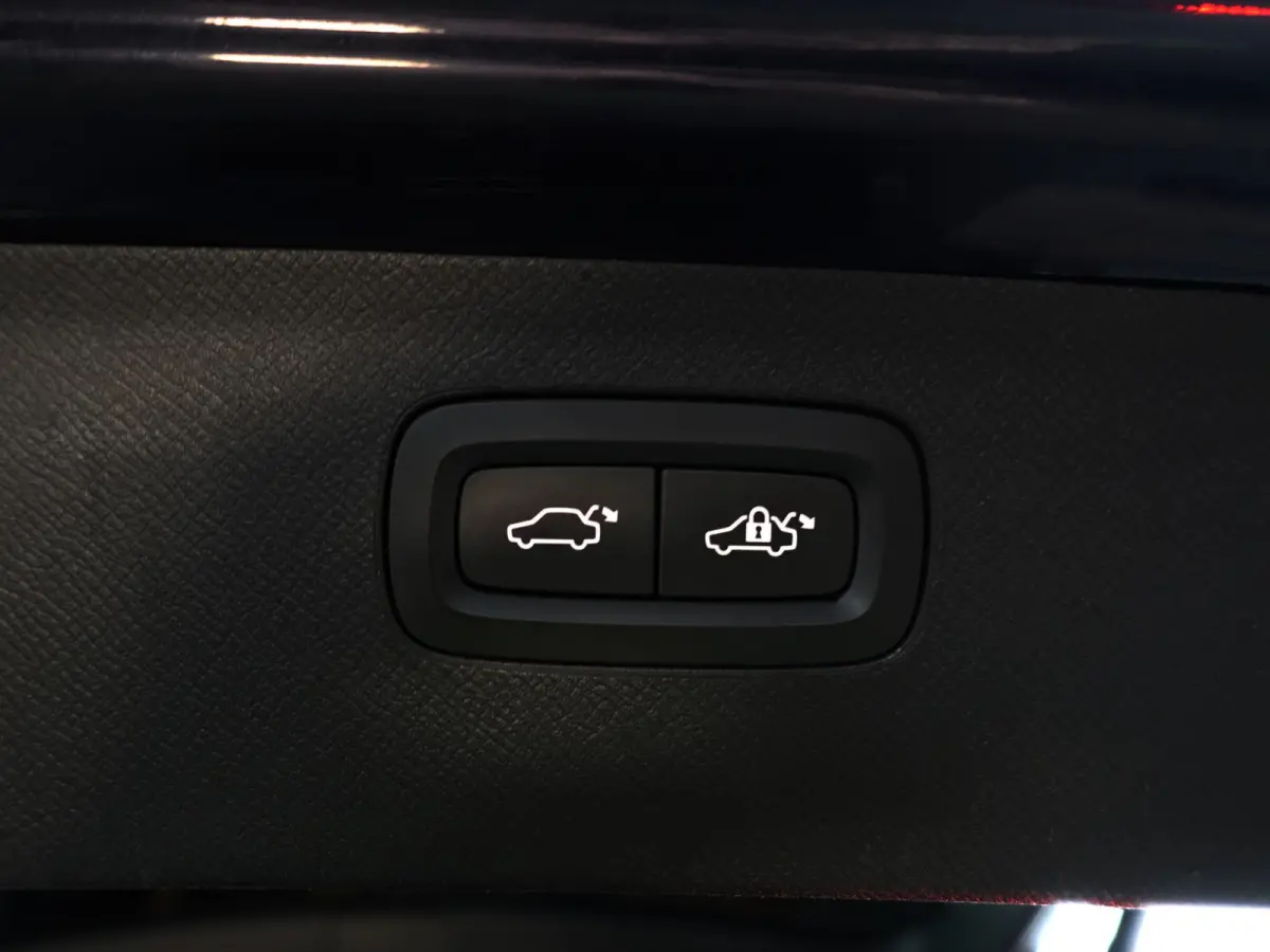2.0 T8 Twin Engine AWD Inscription Aut- Bowers Wilkins, Panodak, Memory, Head Up, Stoelventilatie, Stuur/Stoelverwarming