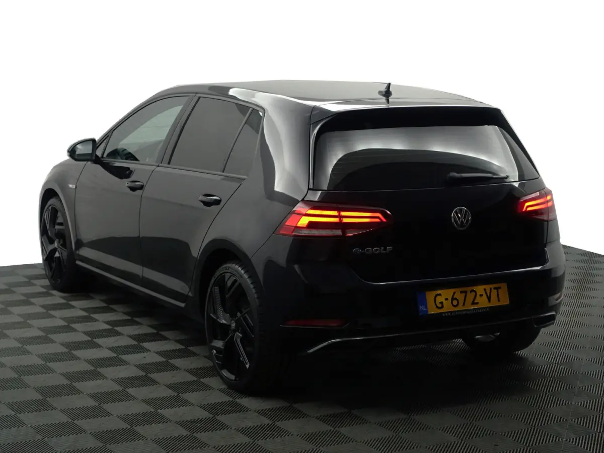 Highline Aut- CarPlay, Dynamic Select, Park Assist, Led, Stoelverwarming, Ada Cruise, Clima