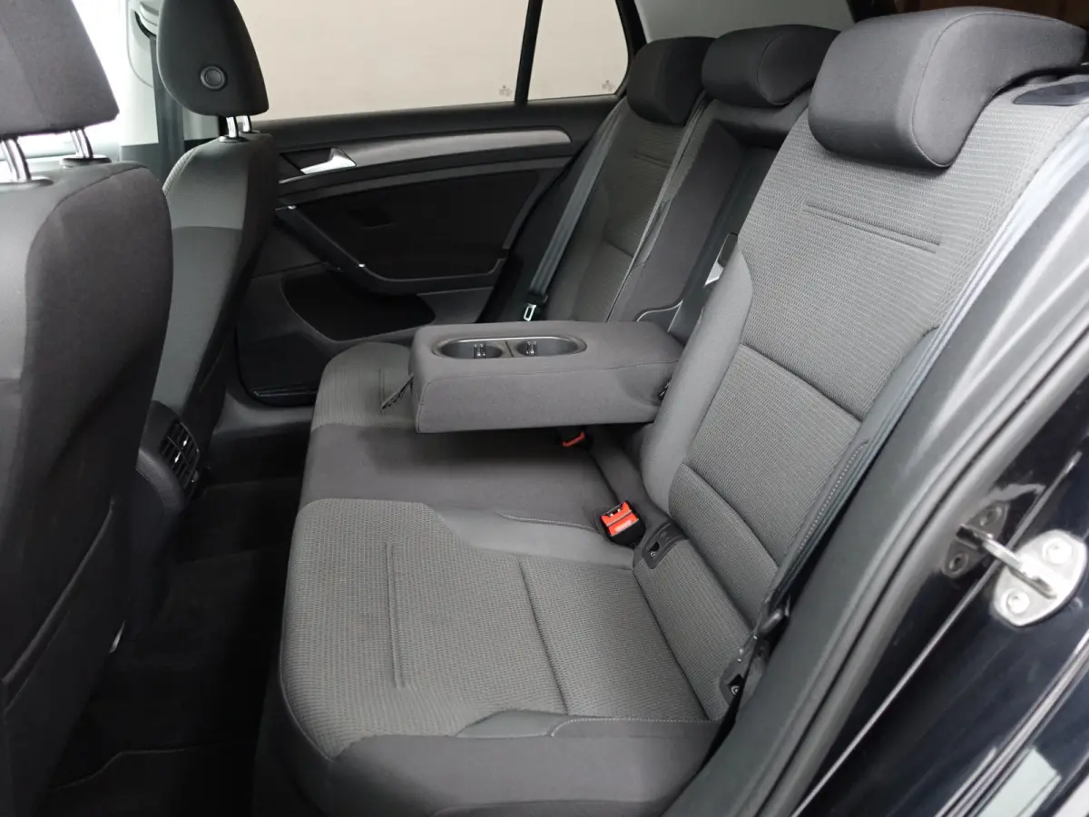 Highline Aut- CarPlay, Dynamic Select, Park Assist, Led, Stoelverwarming, Ada Cruise, Clima
