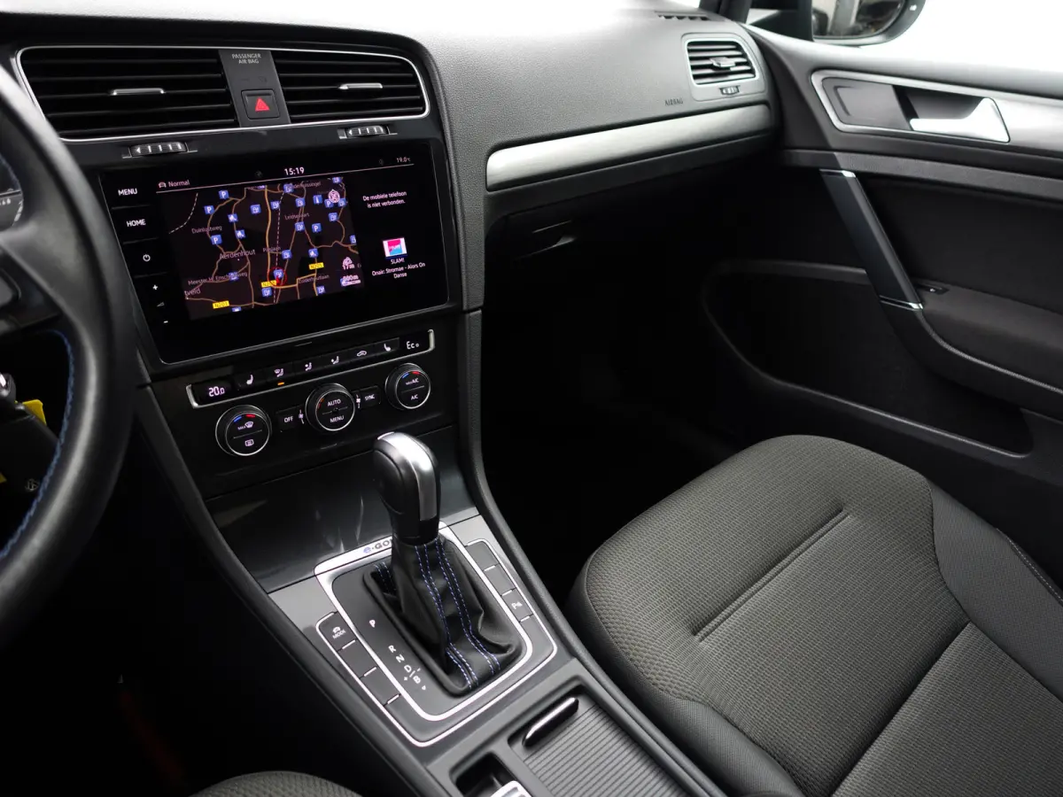Highline Aut- CarPlay, Dynamic Select, Park Assist, Led, Stoelverwarming, Ada Cruise, Clima