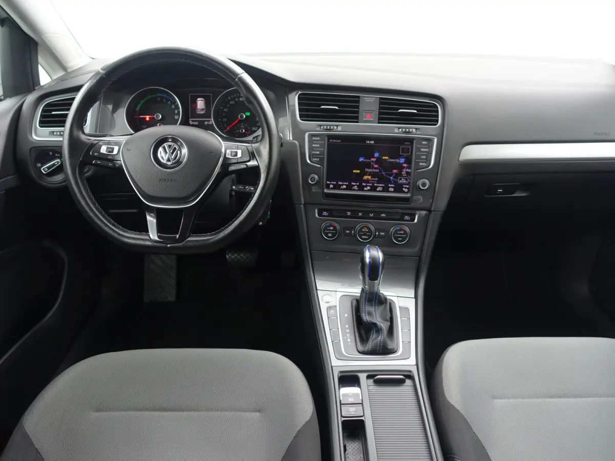 Highline Aut- Xenon Led, Carplay, Navigatie, Clima, Dynamic Select, Cruise