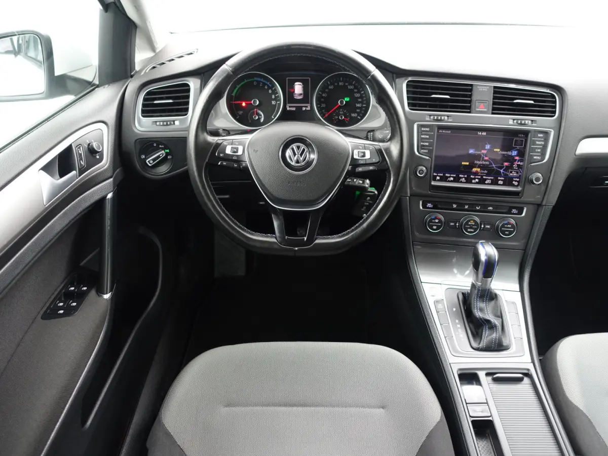 Highline Aut- Xenon Led, Carplay, Navigatie, Clima, Dynamic Select, Cruise