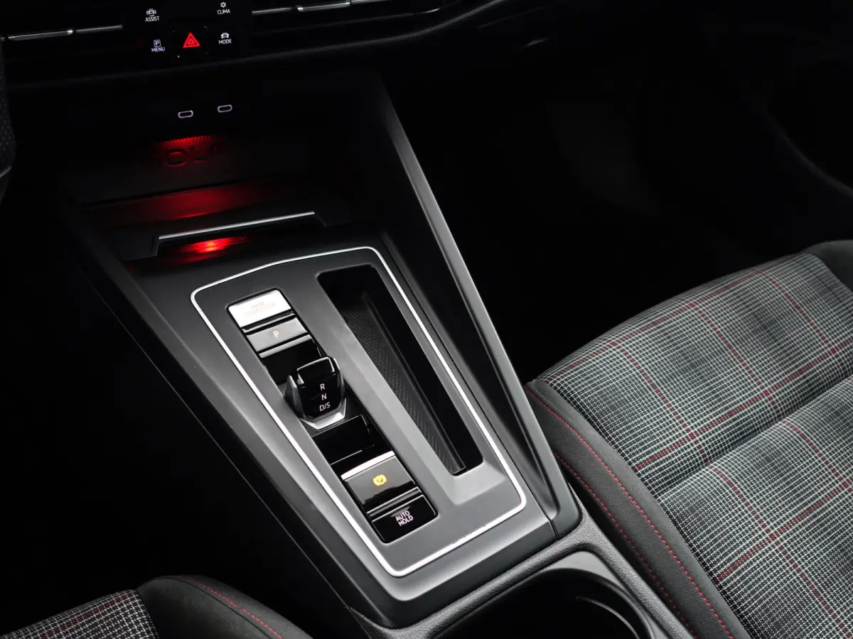 2.0 TSI GTI Aut- Panoramadak, Harman Kardon, Head Up, Stuur/Stoelverwarming, Sfeerverlichting