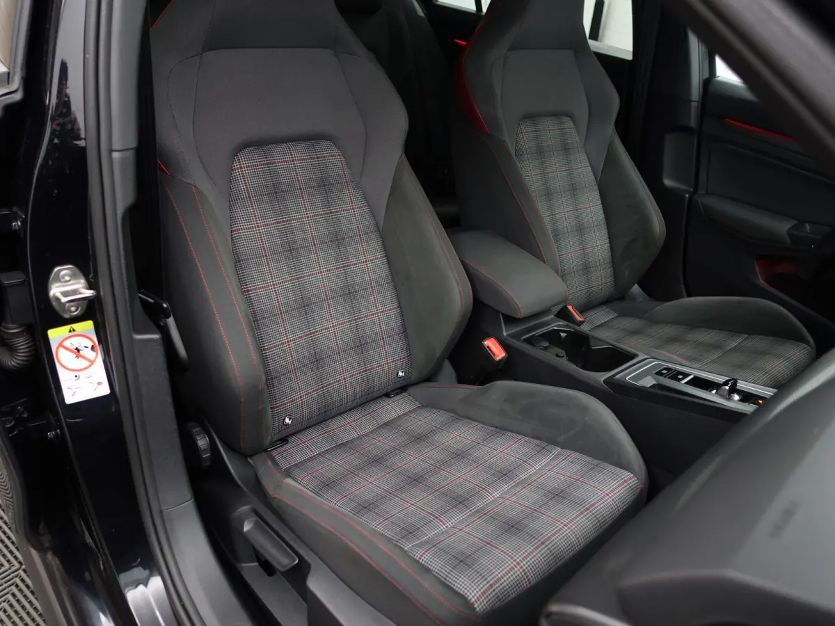 2.0 TSI GTI Aut- Panoramadak, Harman Kardon, Head Up, Stuur/Stoelverwarming, Sfeerverlichting