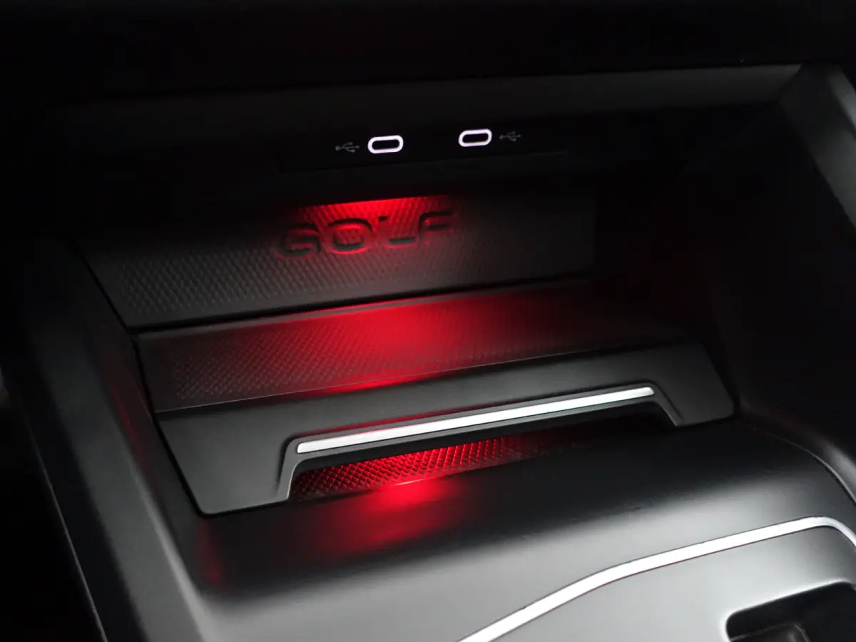 2.0 TSI GTI Aut- Panoramadak, Harman Kardon, Head Up, Stuur/Stoelverwarming, Sfeerverlichting