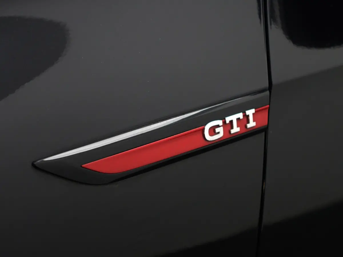 2.0 TSI GTI Aut- Panoramadak, Harman Kardon, Head Up, Stuur/Stoelverwarming, Sfeerverlichting