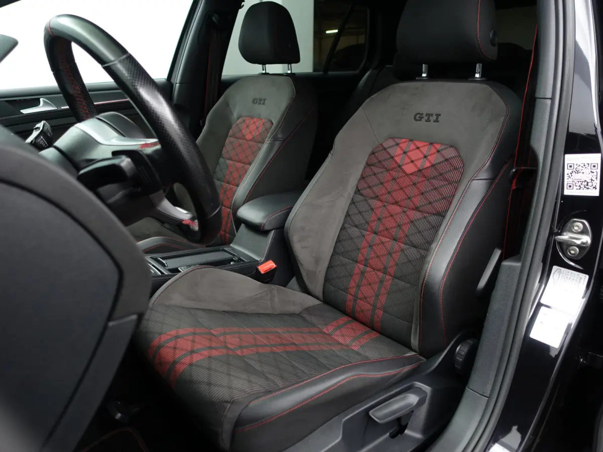 2.0 TSI GTI TCR Aut- Panoramadak, Xenon Led Matrix, Dynamic Select, Keyless, Sfeerverlichting, Ada Cruise