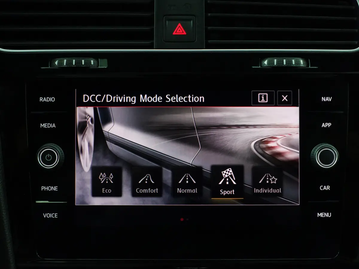 2.0 TSI GTI TCR Aut- Panoramadak, Xenon Led Matrix, Dynamic Select, Keyless, Sfeerverlichting, Ada Cruise