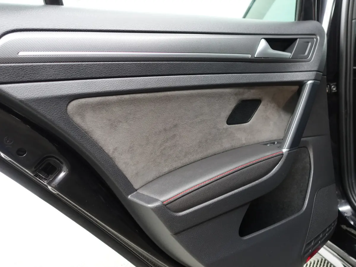 2.0 TSI GTI TCR Aut- Panoramadak, Xenon Led Matrix, Dynamic Select, Keyless, Sfeerverlichting, Ada Cruise