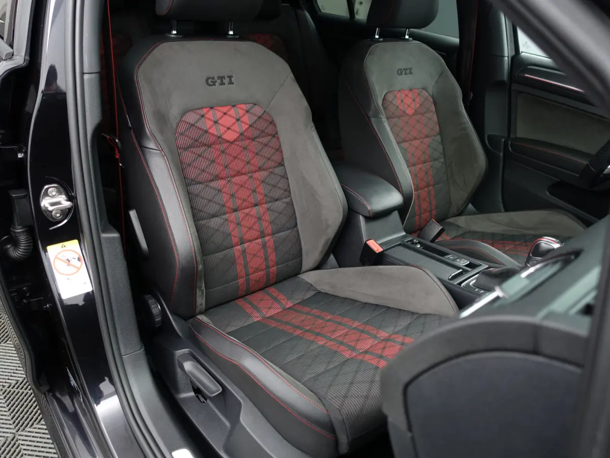 2.0 TSI GTI TCR Aut- Panoramadak, Xenon Led Matrix, Dynamic Select, Keyless, Sfeerverlichting, Ada Cruise