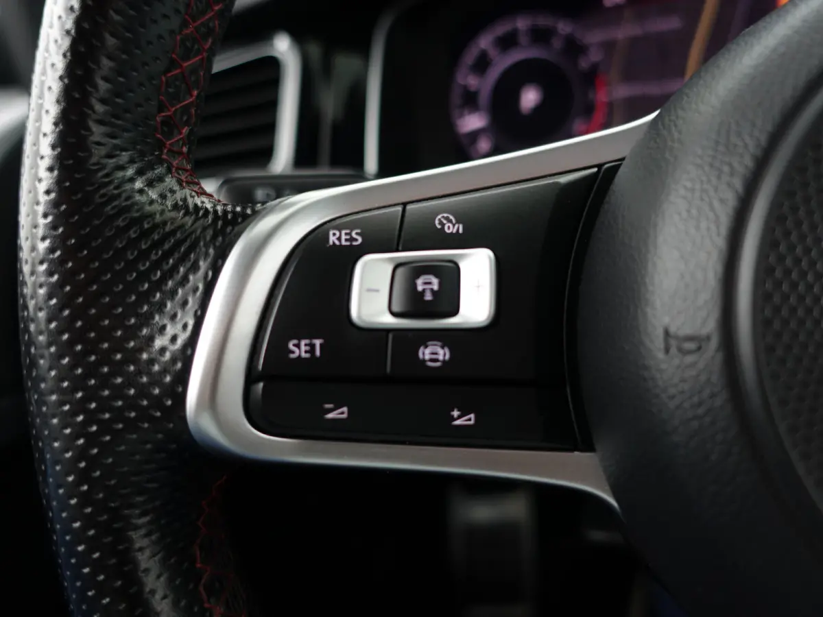 2.0 TSI GTI TCR Aut- Panoramadak, Xenon Led Matrix, Dynamic Select, Keyless, Sfeerverlichting, Ada Cruise