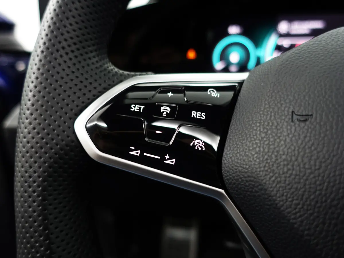 2.0 TSI GTI Aut- Panoramadak, Harman Kardon, Sfeerverlichting, Stuur/Stoelverwarming, Park Pilot