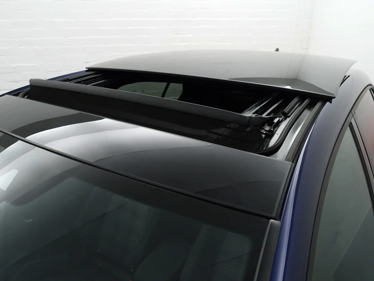 2.0 TSI GTI Aut- Panoramadak, Harman Kardon, Sfeerverlichting, Stuur/Stoelverwarming, Park Pilot